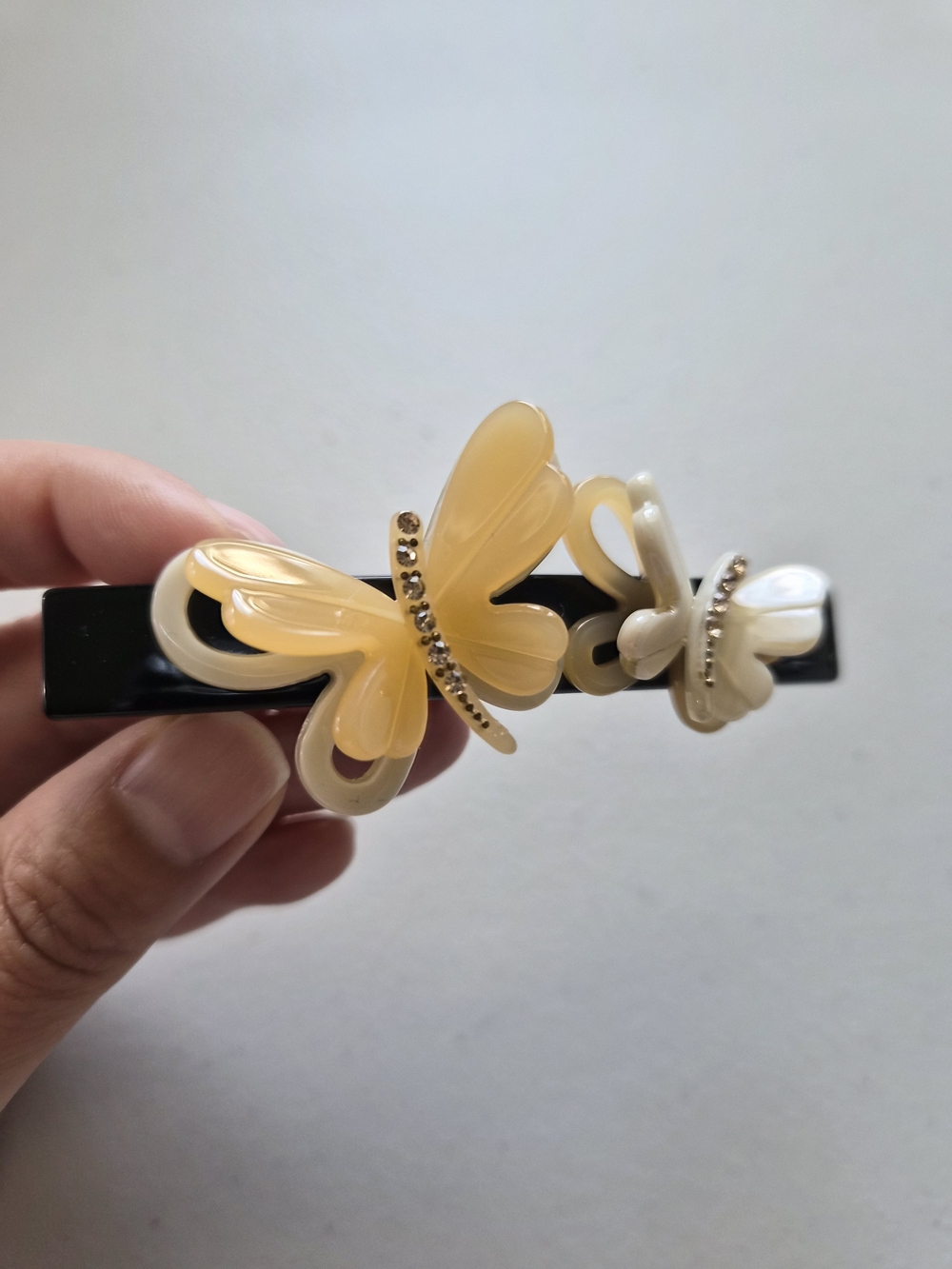 Butterfly Accent Hair Clip - Yellow & Cream